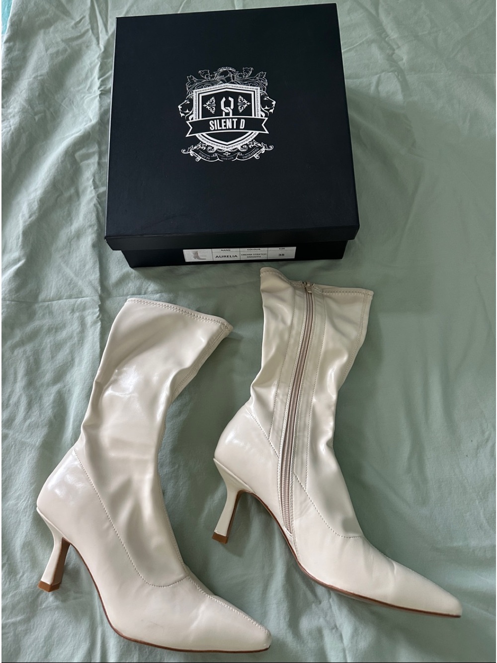 Aurelia Cream Stretch Smooth Top - Light Cream